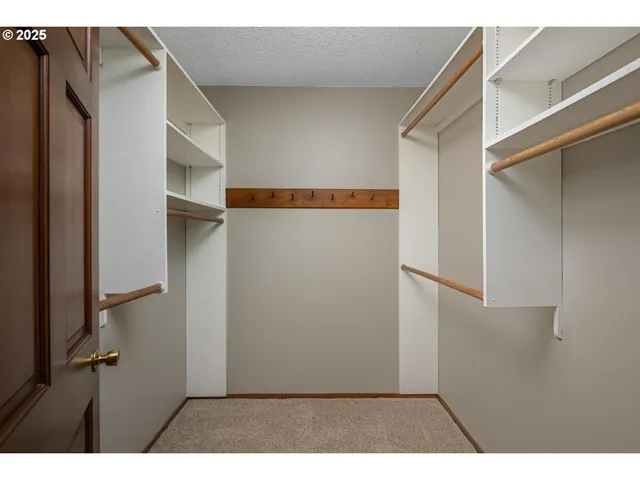 $584,900 | 5410 Southeast Byron Drive, Milwaukie, OR 97267