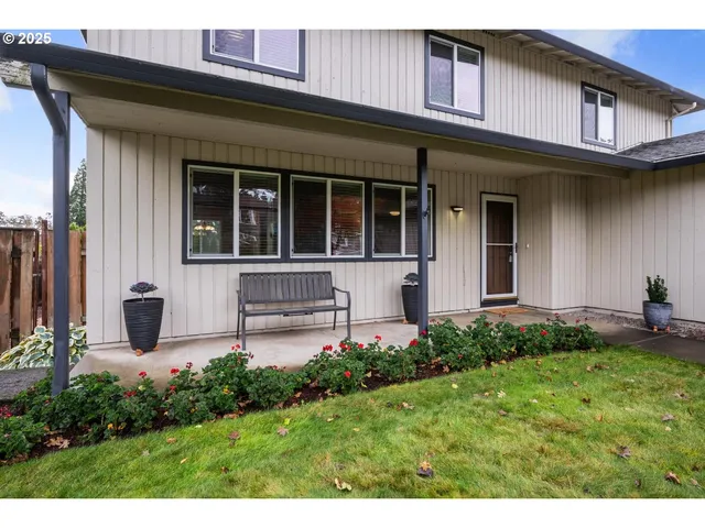 $584,900 | 5410 Southeast Byron Drive, Milwaukie, OR 97267