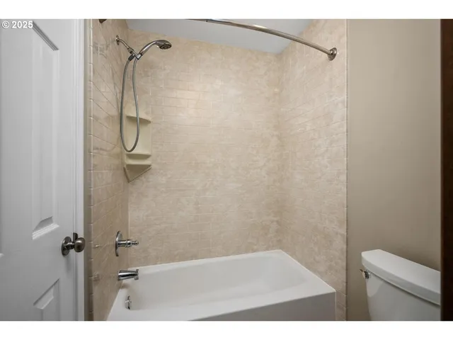 $584,900 | 5410 Southeast Byron Drive, Milwaukie, OR 97267