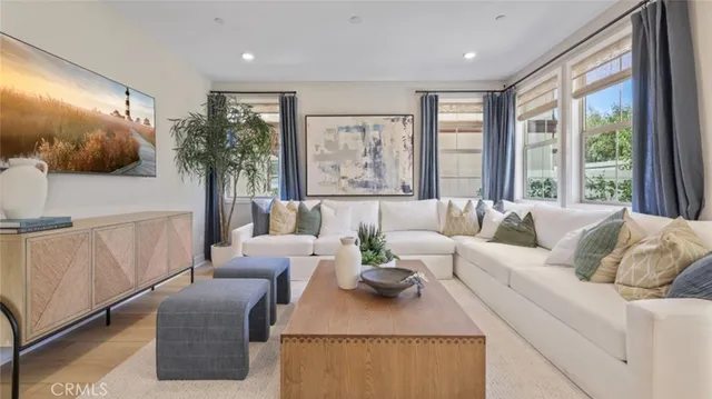 $1,019,990 | 725 Guy Turner Drive, Camarillo, CA 93010