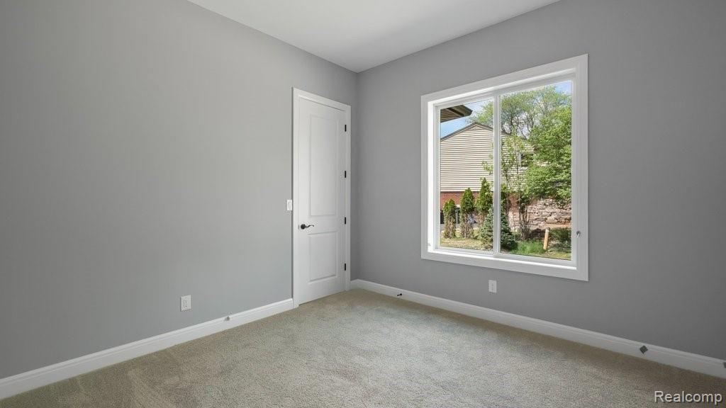 523 Rochdale Drive South Rochester Hills, MI 48309 - Photo 9 of 35