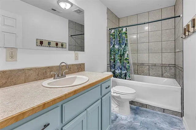 $599,900 | 6301 Southwest Ana Drive, Kingston, MO 64650