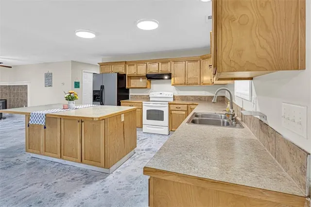 $599,900 | 6301 Southwest Ana Drive, Kingston, MO 64650