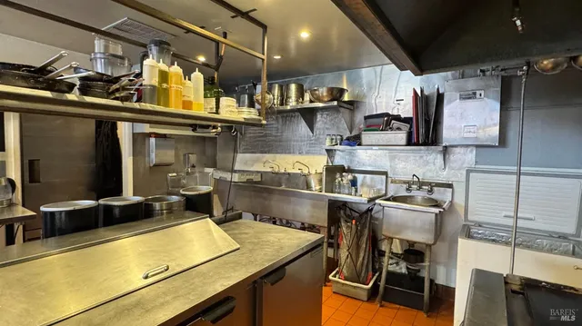 $135,000 | 35 East Commercial Street, Willits, CA 95490