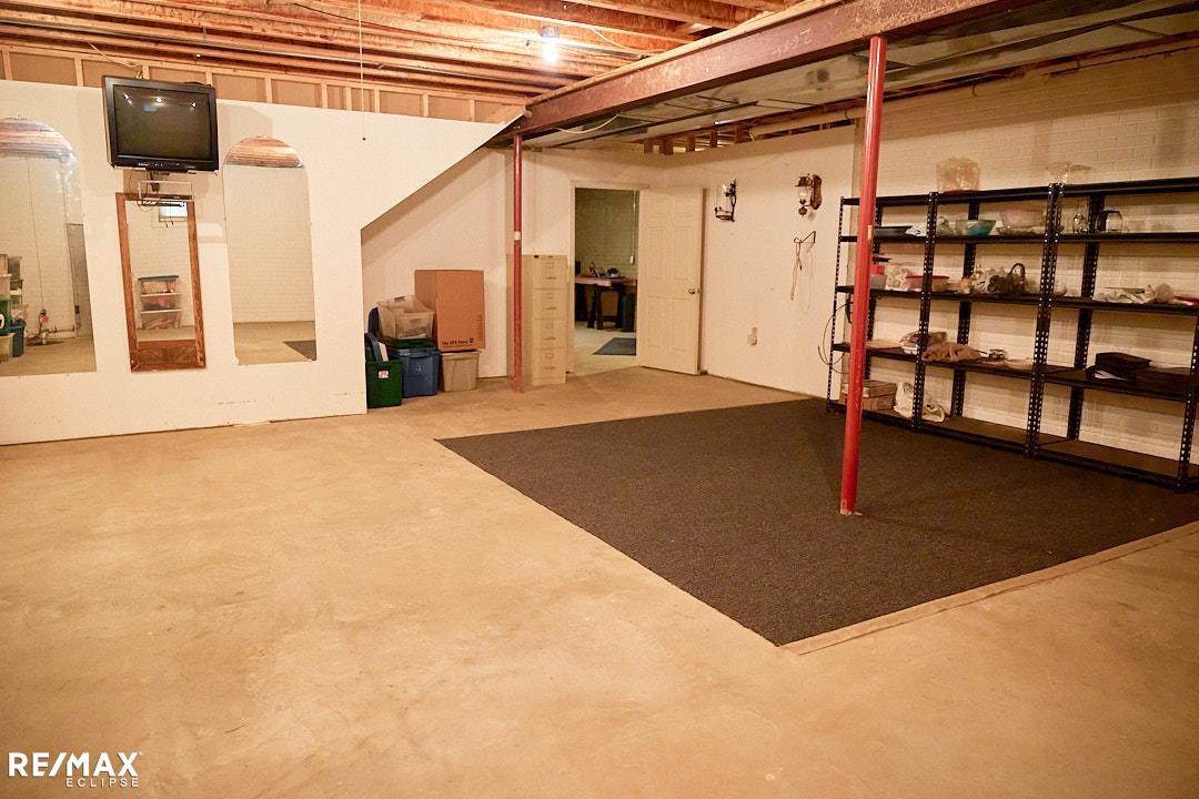 1079 South Graham Road Flint, MI 48532 - Photo 42 of 50