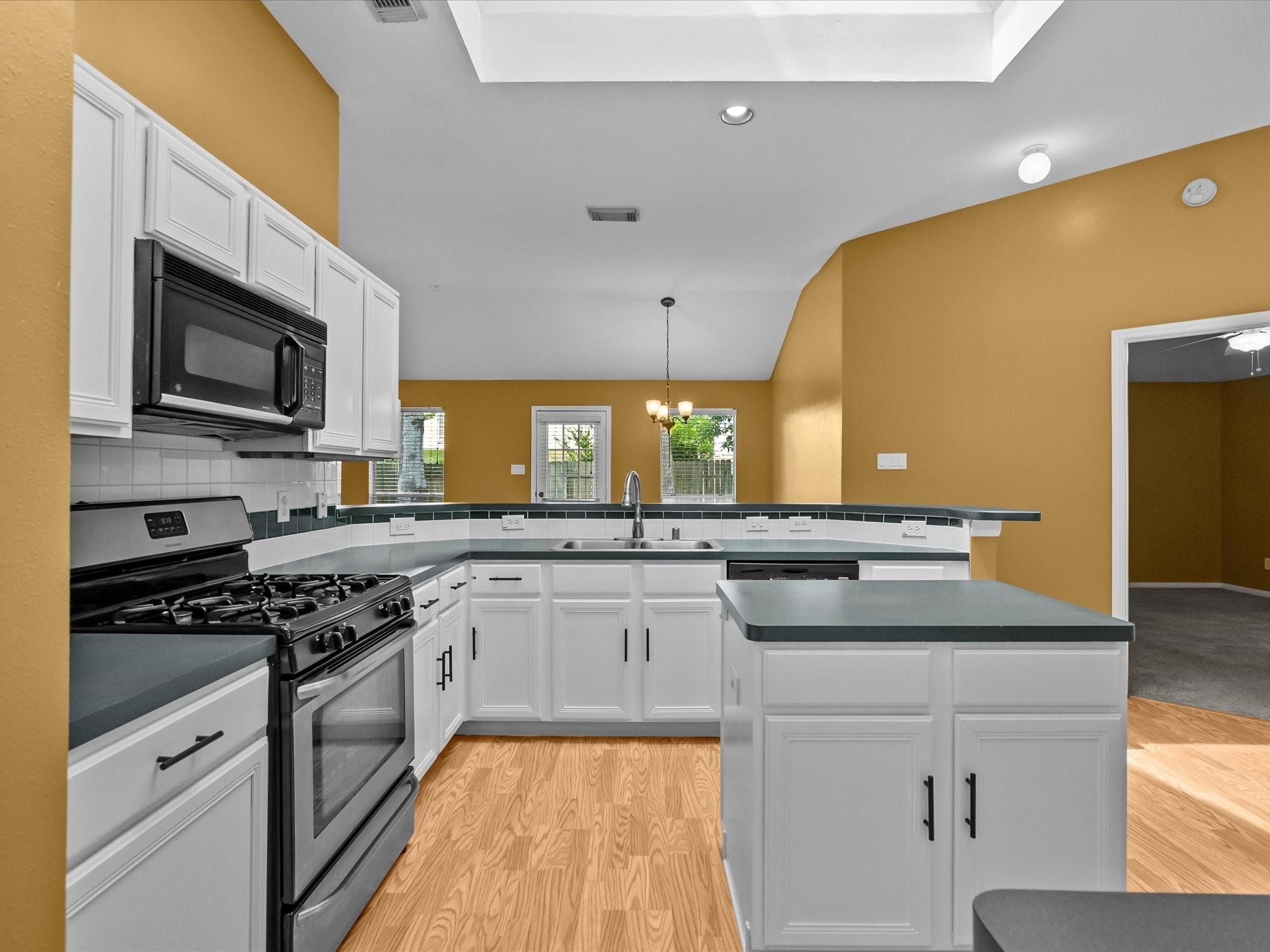 3014 Lonesome Ridge Court Sugar Land, TX 77498 - Photo 8 of 28