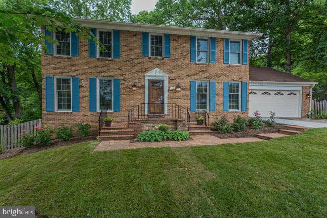 715 Marshall Road Southwest Vienna, VA 22180 - Photo 1 of 29 Front View