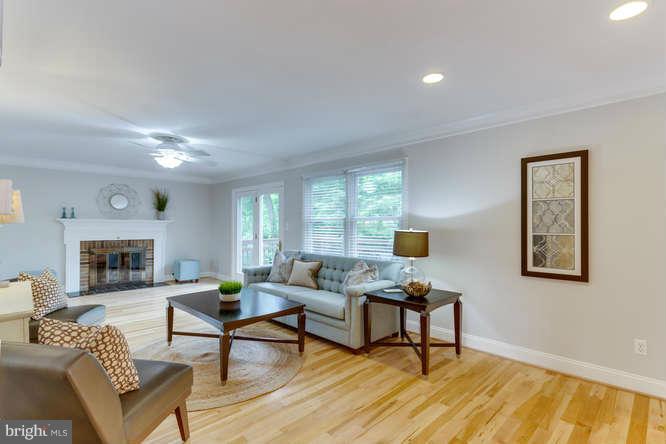 715 Marshall Road Southwest Vienna, VA 22180 - Photo 11 of 29 Family Room