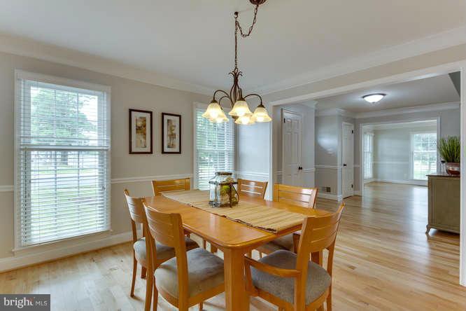 715 Marshall Road Southwest Vienna, VA 22180 - Photo 7 of 29 Dining Room