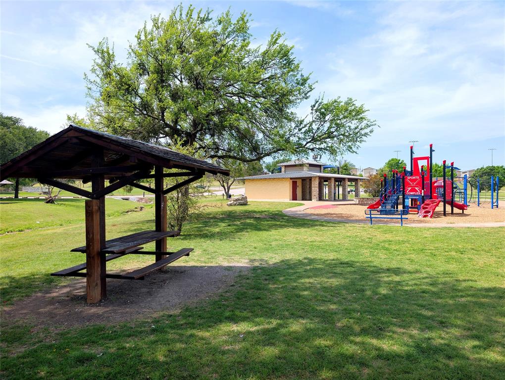 841 Lakeview Ridge White Settlement, TX 76108 - Photo 25 of 28 Central Park