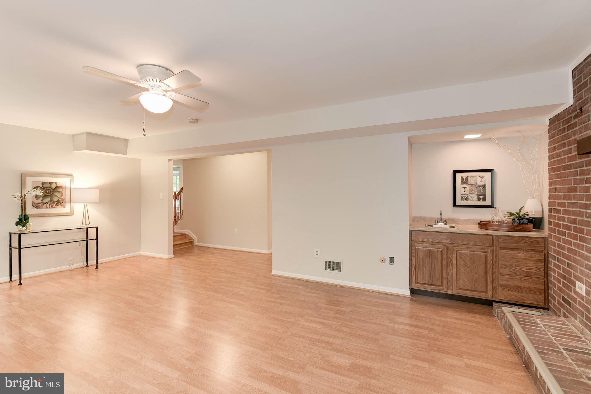 2710 Glencroft Road Vienna, VA 22181 - Photo 14 of 30 Family Room