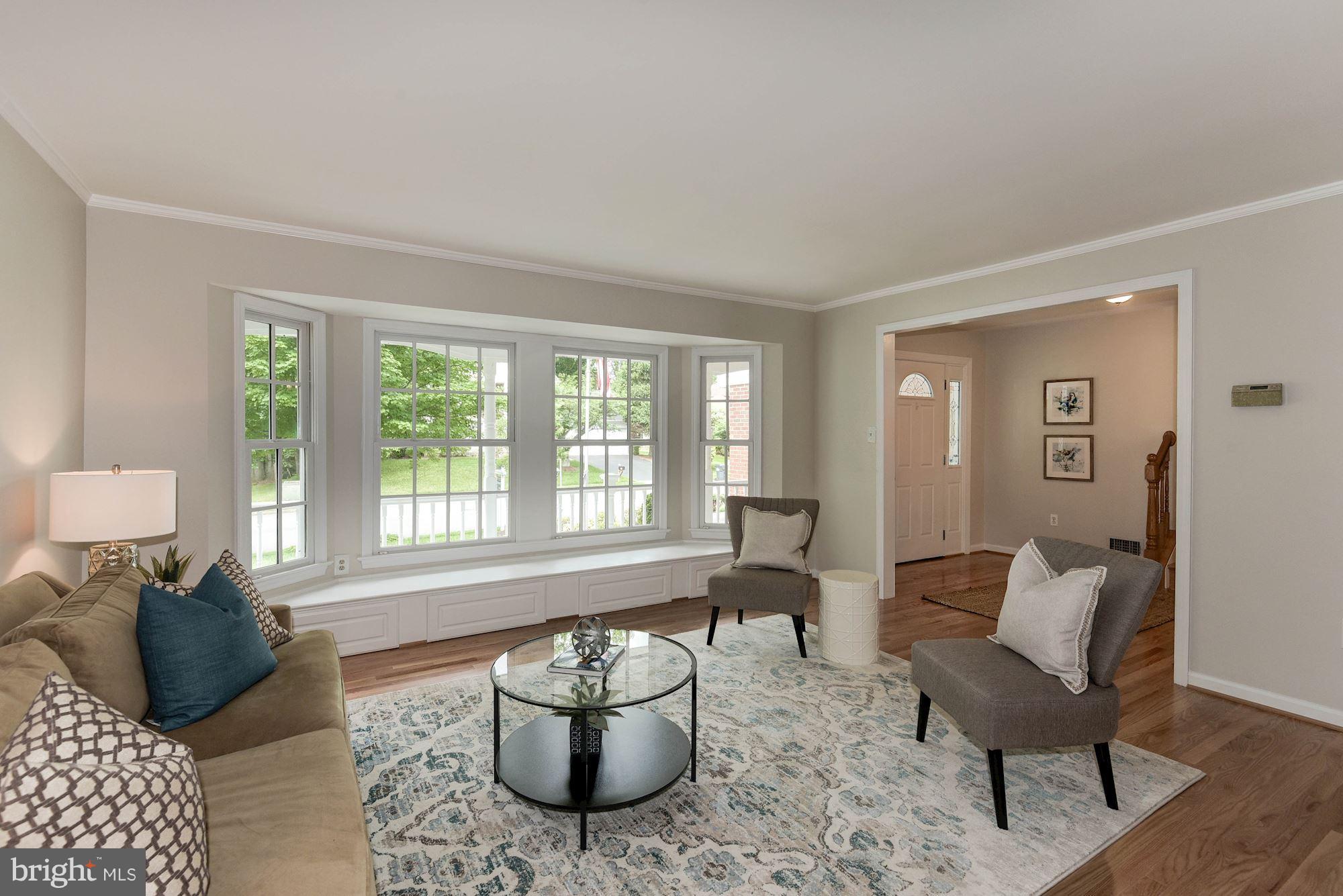 2710 Glencroft Road Vienna, VA 22181 - Photo 3 of 30 Living Room