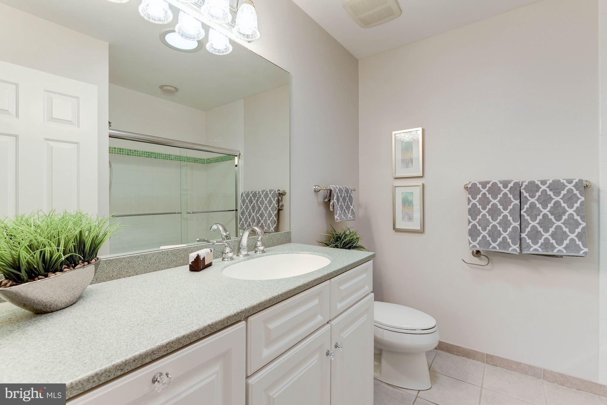 2710 Glencroft Road Vienna, VA 22181 - Photo 23 of 30 Bath