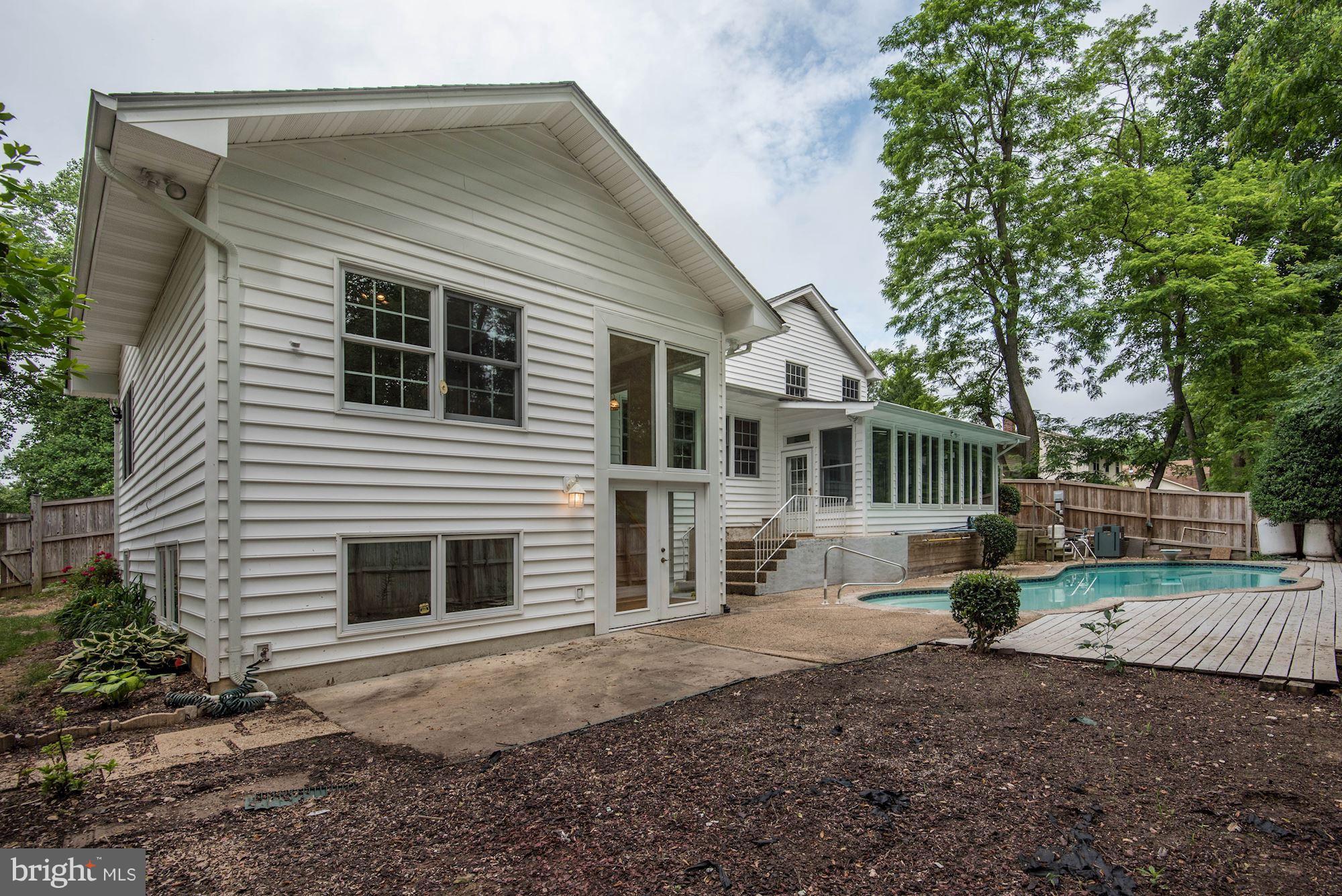 2710 Glencroft Road Vienna, VA 22181 - Photo 27 of 30 Exterior (Rear)