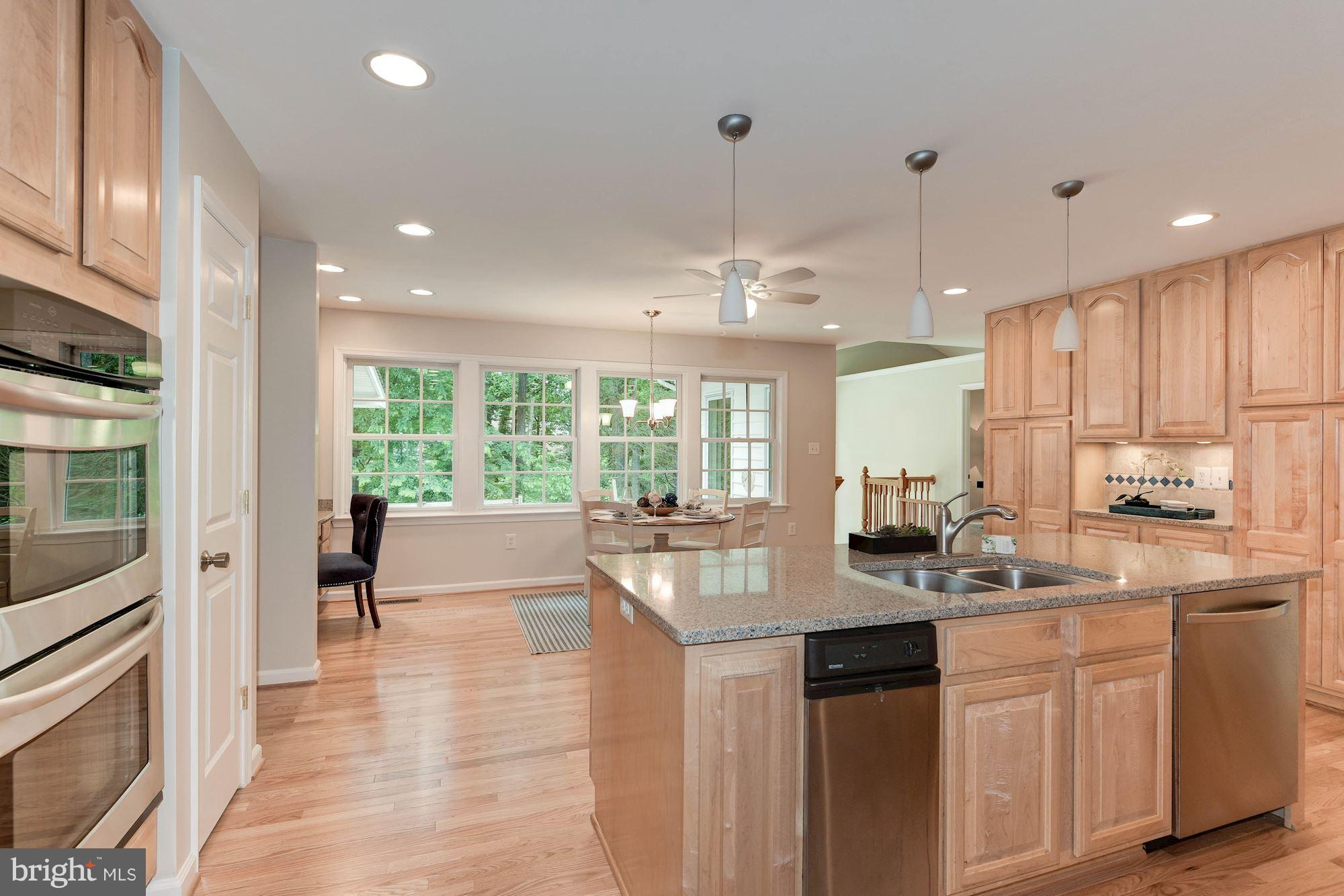 2710 Glencroft Road Vienna, VA 22181 - Photo 5 of 30 Kitchen