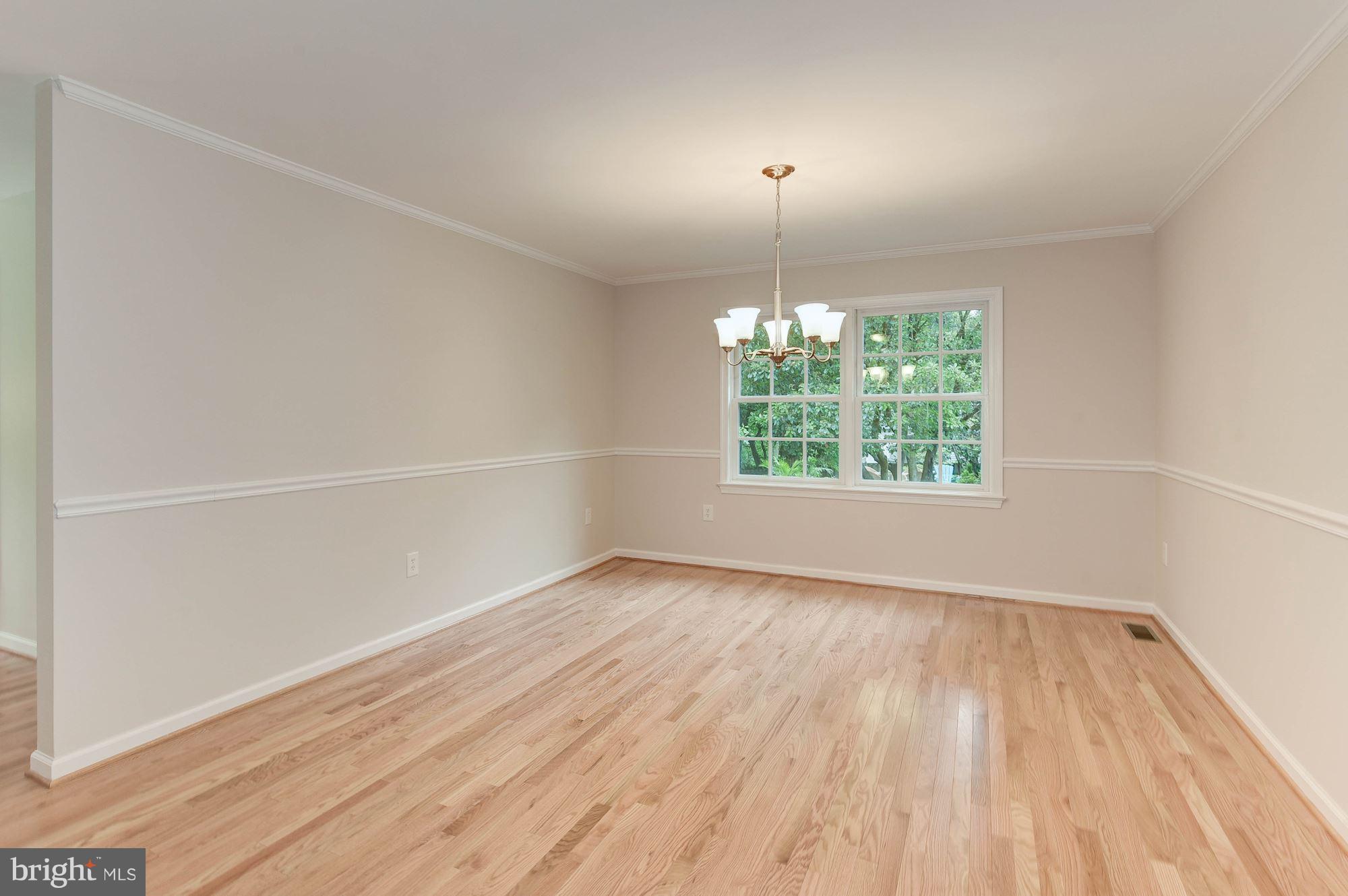2710 Glencroft Road Vienna, VA 22181 - Photo 8 of 30 Dining Room