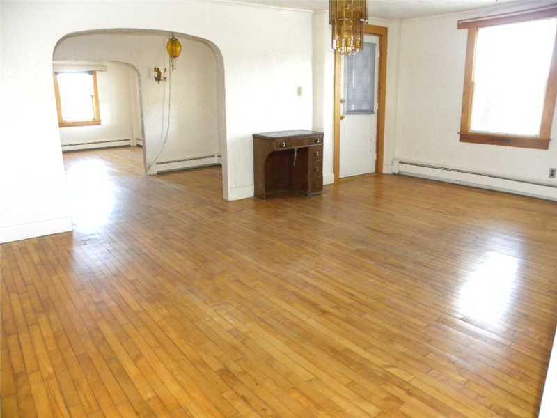 252 Crowley Road Sabattus, ME 04280 - Photo 4 of 19 Living Room.
