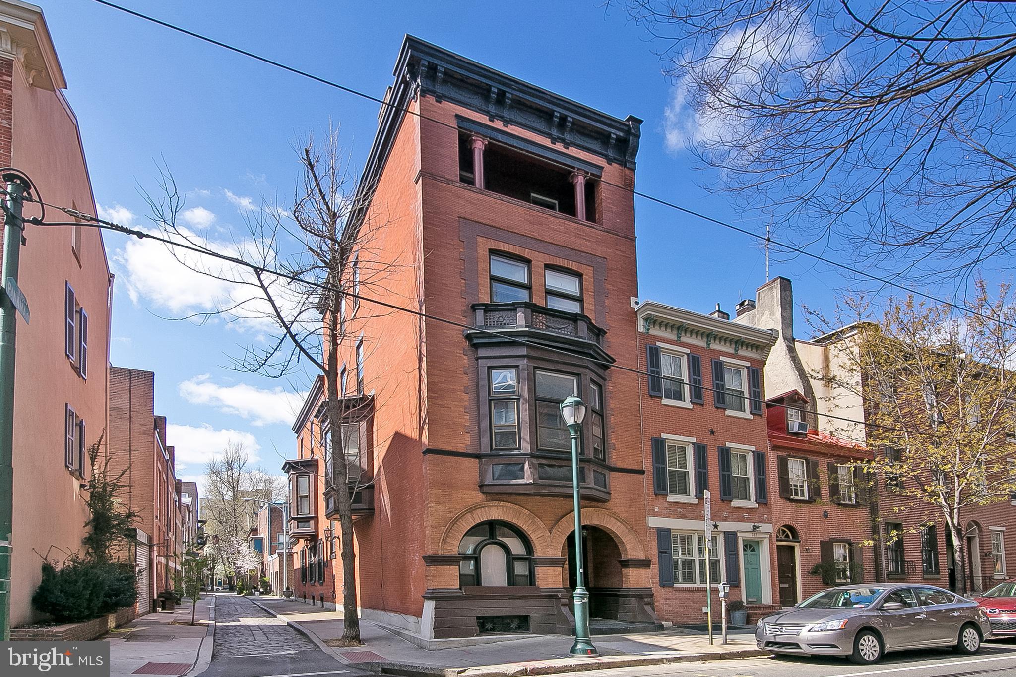 334 South 12th Street, Unit 1R Philadelphia, PA 19107 - Photo 2 of 20