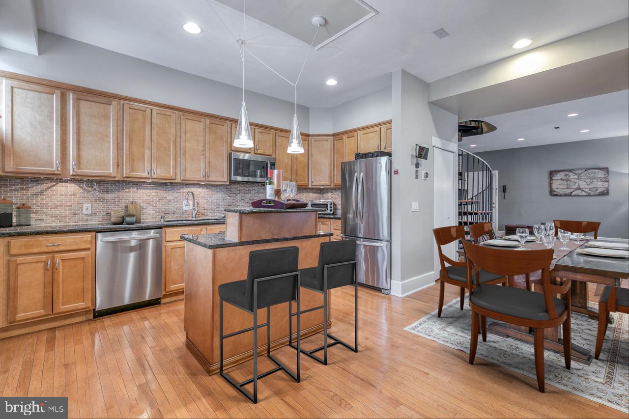 334 South 12th Street, Unit 1R Philadelphia, PA 19107 - Photo 3 of 20