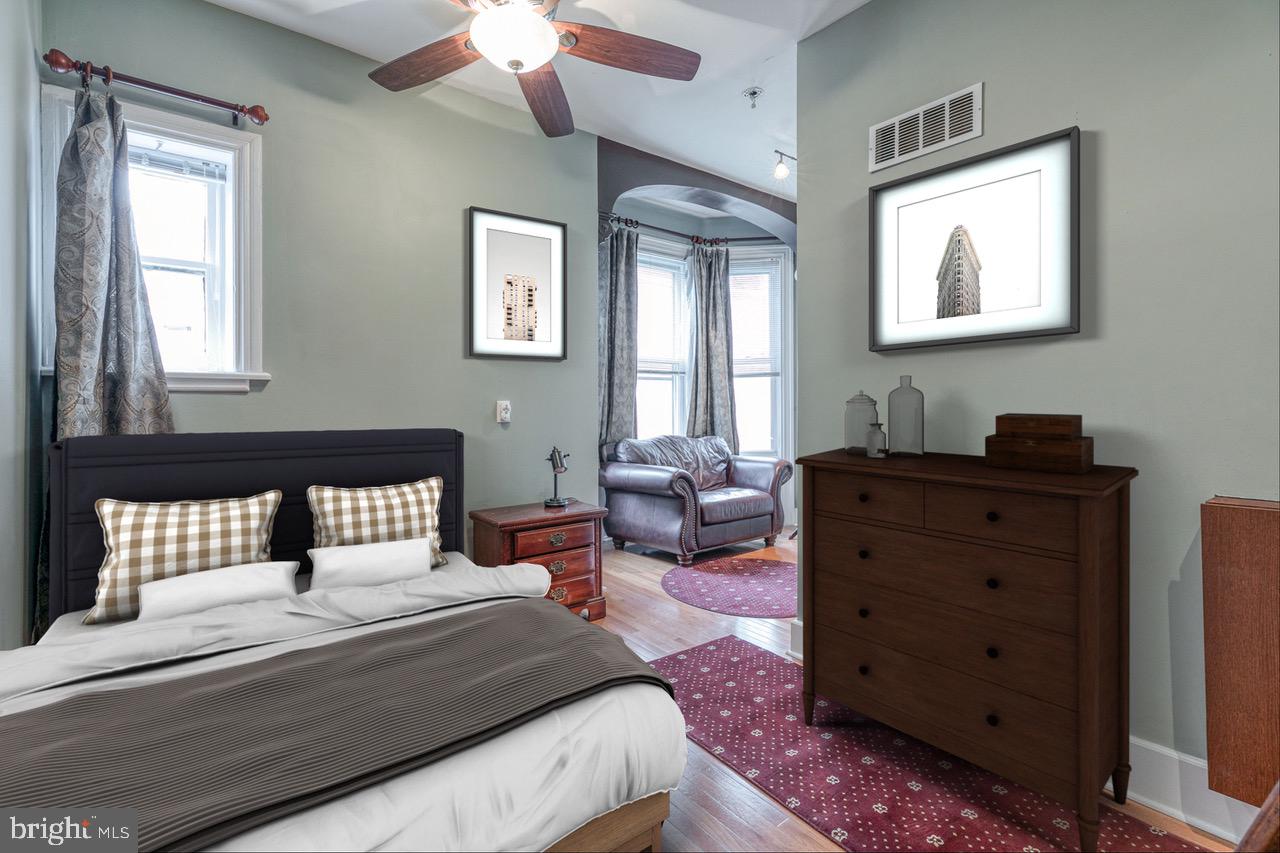 334 South 12th Street, Unit 1R Philadelphia, PA 19107 - Photo 7 of 20