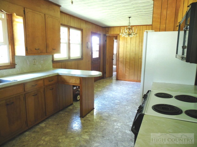 4025 3 Top Road Todd, NC 28684 - Photo 8 of 14 Gallery Image 8