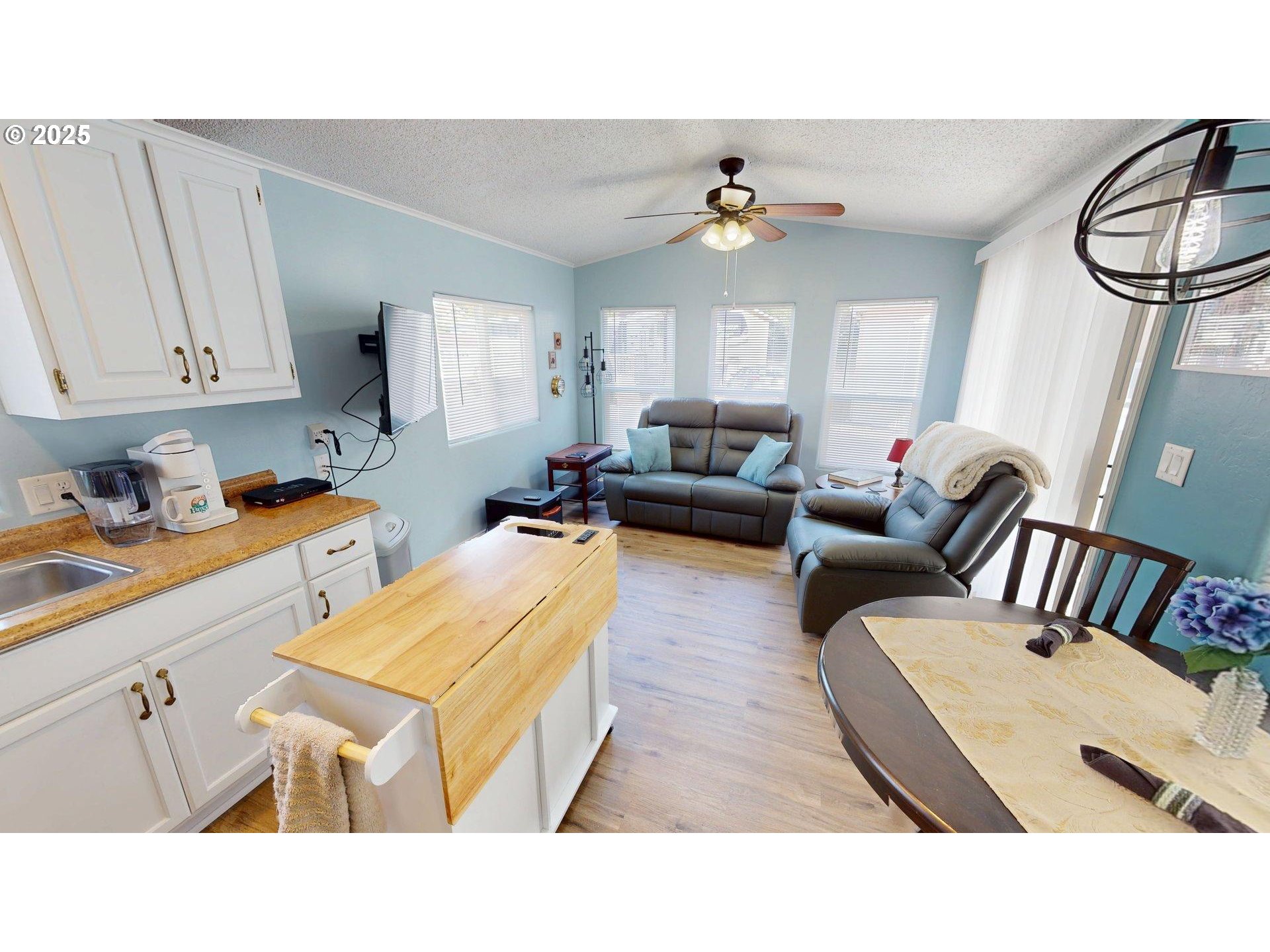 16219 Lower Harbor Road, Unit 22 Brookings, OR 97415 - Photo 8 of 20 Kitchen/Living Room
