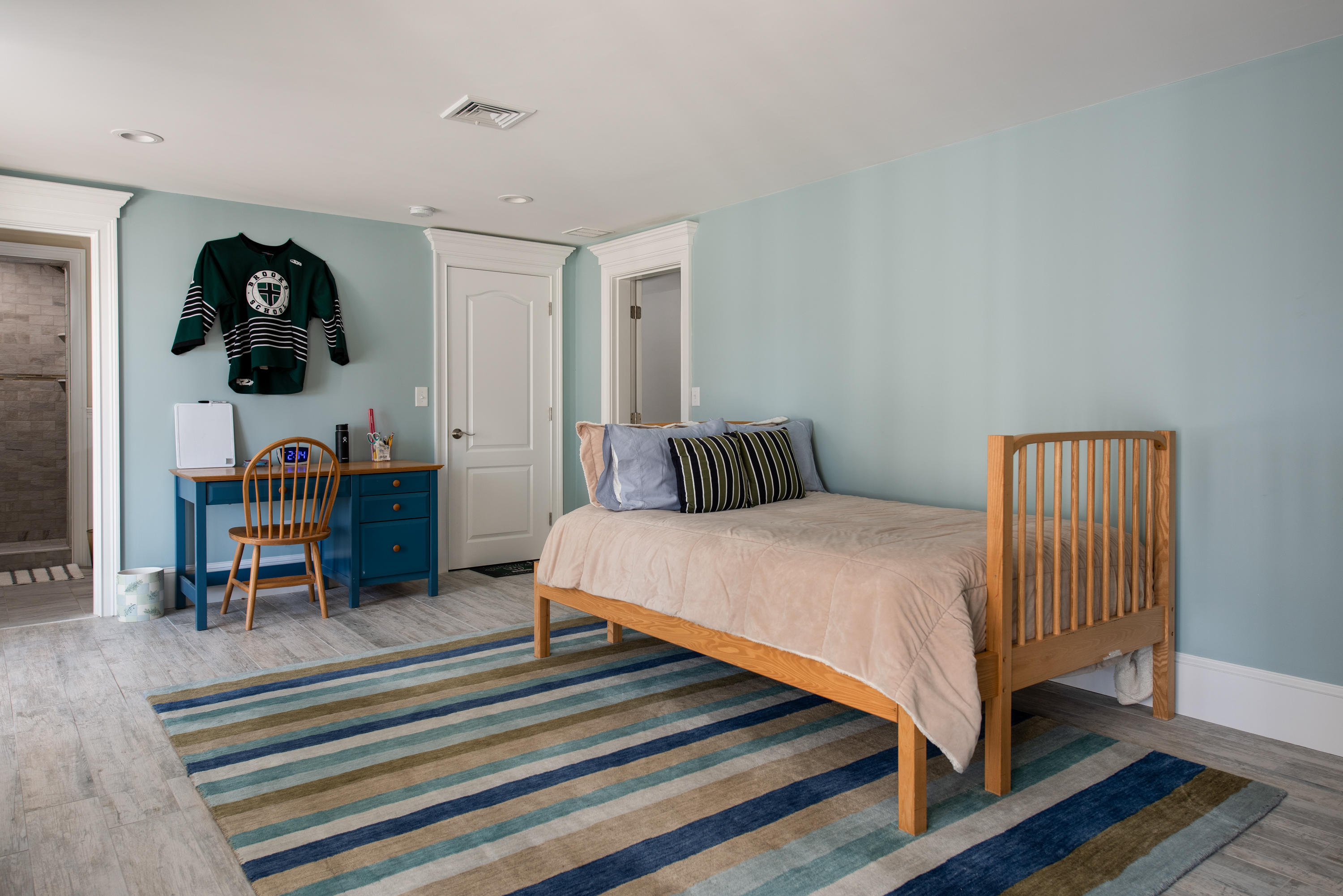 94 Starboard Lane Osterville, MA 02655 - Photo 27 of 47 a bedroom with a bed and closet