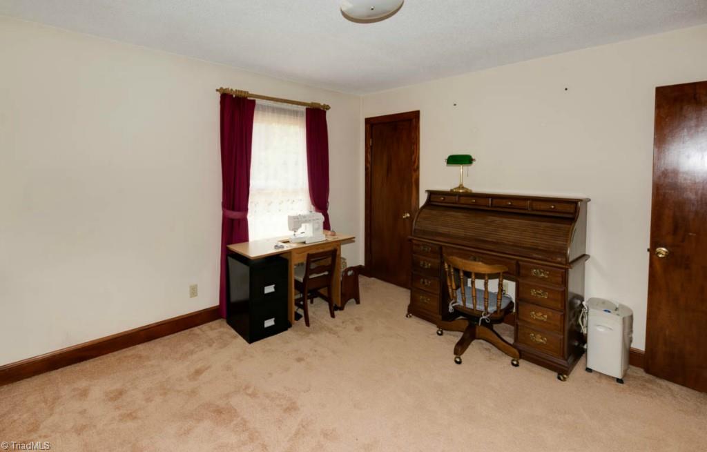 3231 Kinnamon Road Winston-Salem, NC 27104 - Photo 13 of 19 Gallery Image 13
