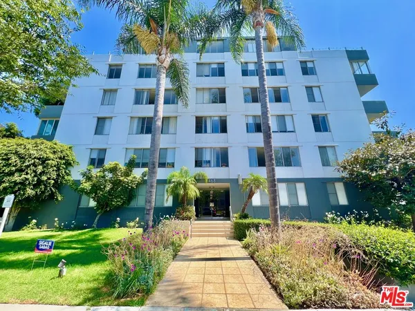 $4,350 | 468 South Roxbury Drive, Unit 404, Beverly Hills, CA 90212