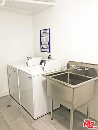 $4,350 | 468 South Roxbury Drive, Unit 404, Beverly Hills, CA 90212