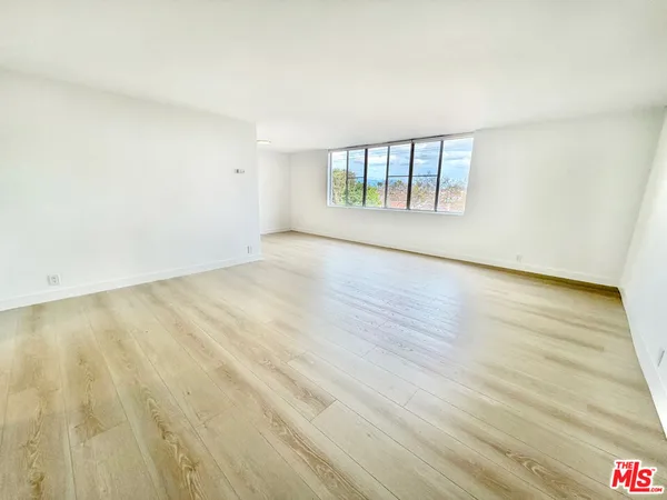 $4,350 | 468 South Roxbury Drive, Unit 404, Beverly Hills, CA 90212