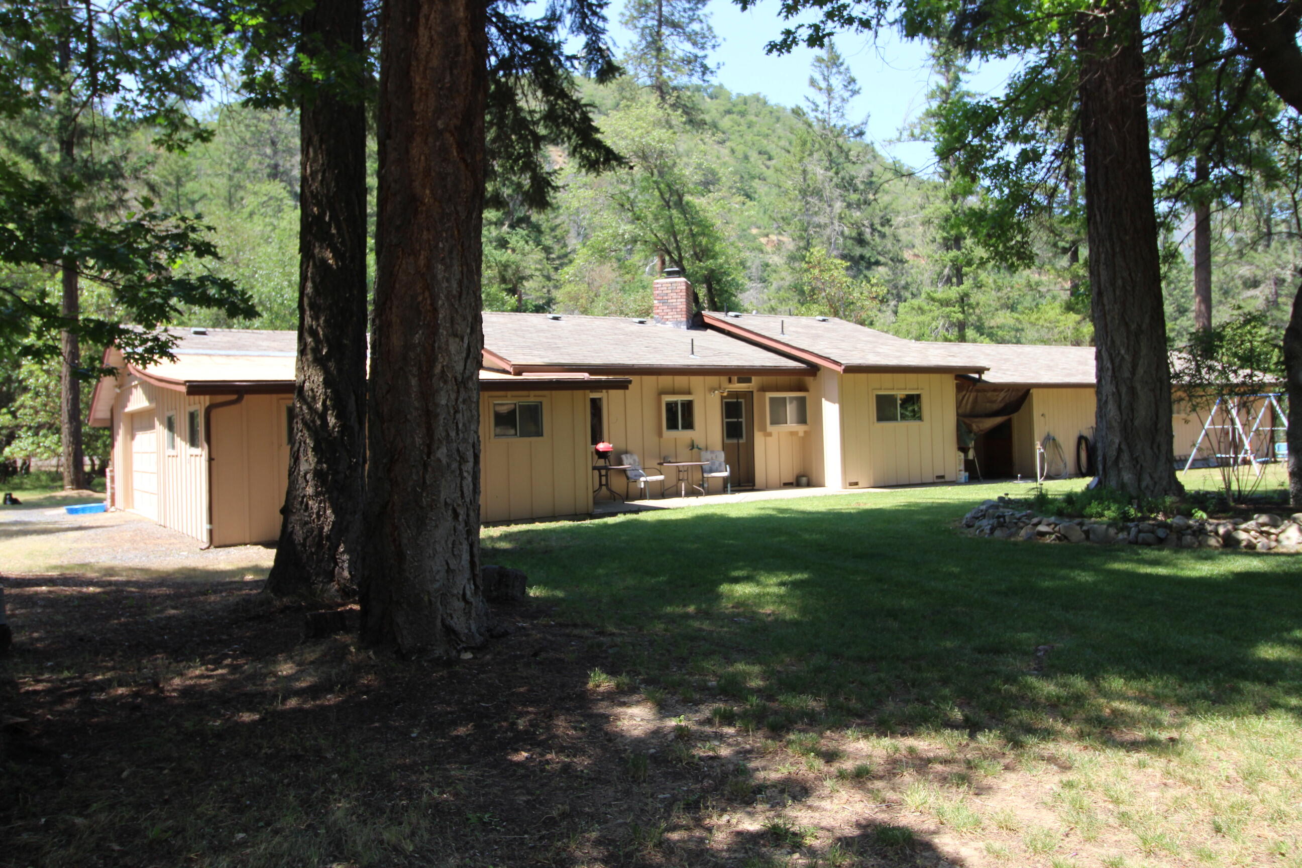 417 Thompson Creek Road Jacksonville, OR 97530 - Photo 2 of 37 417 back with garage