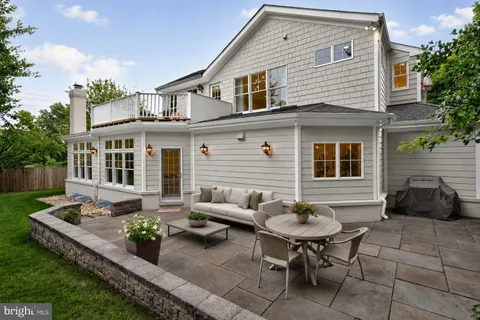 $2,000,000 | 5601 Vernon Place, Bethesda, MD 20817