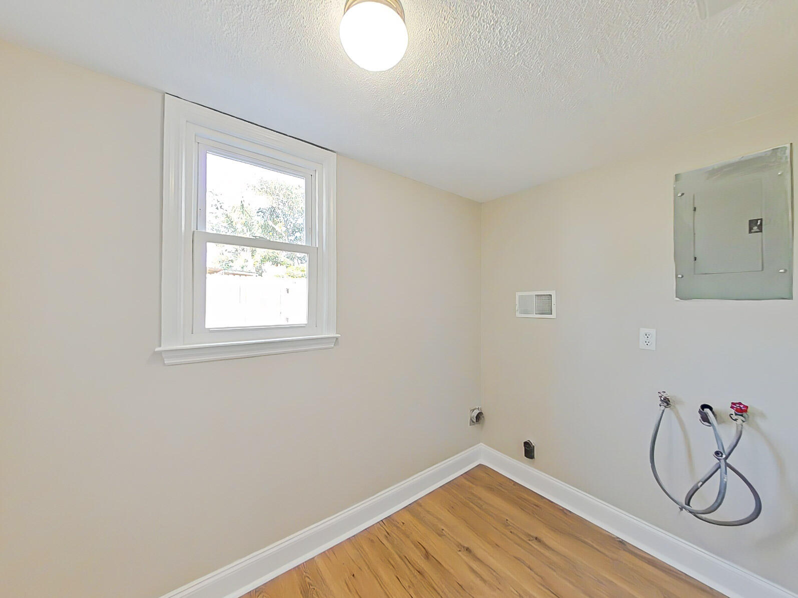 271 Indian Creek Road Martinez, GA 30907 - Photo 22 of 31 16-Laundry Room (50)