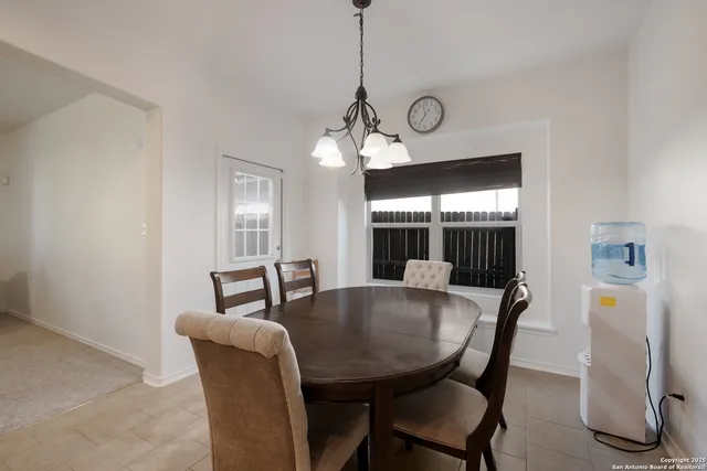 $2,300 | 25511 Echo Springs, San Antonio, TX 78260