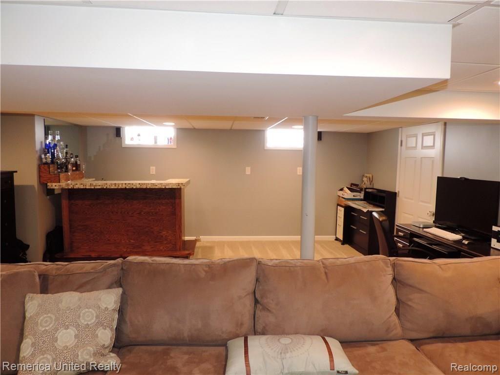 2717 Cumberland Road Berkley, MI 48072 - Photo 24 of 35