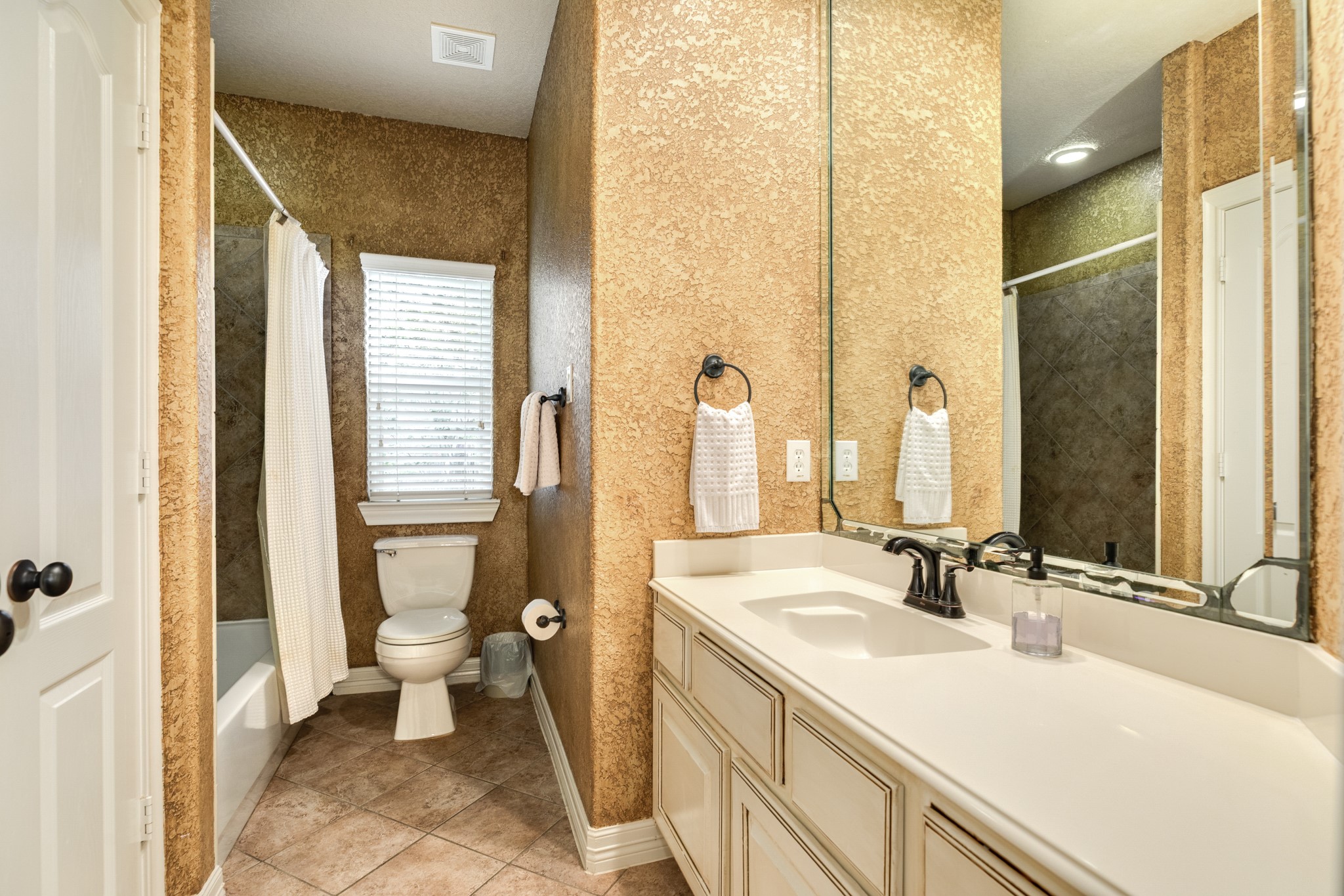 264 Lasso Street Angleton, TX 77515 - Photo 21 of 27