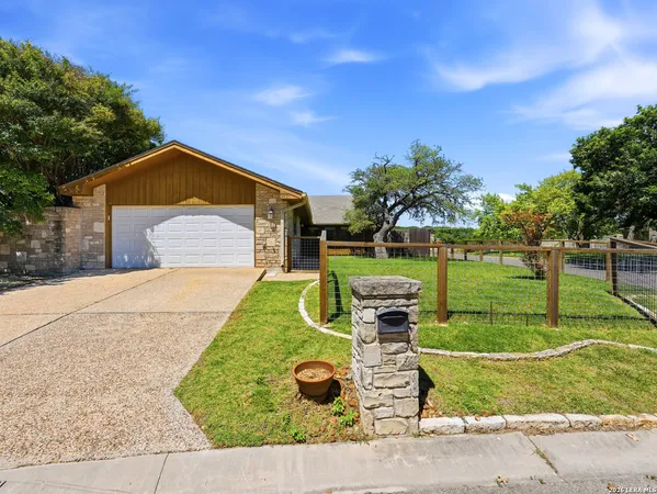 $349,900 | 2420 Birkdale Lane, Kerrville, TX 78028