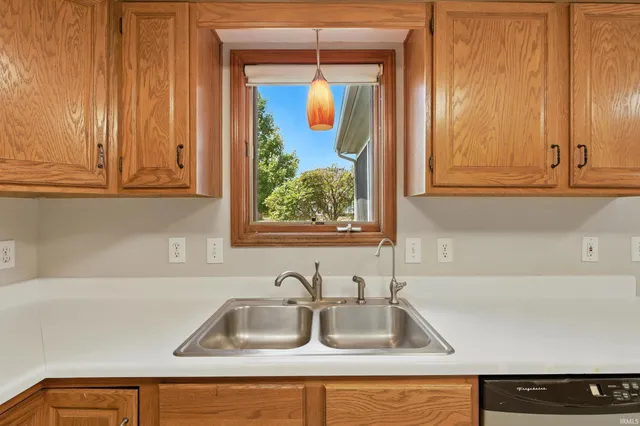 $329,900 | 2306 Bluewater Trail, Fort Wayne, IN 46804