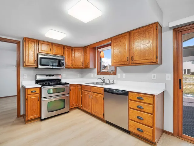 $329,900 | 2306 Bluewater Trail, Fort Wayne, IN 46804