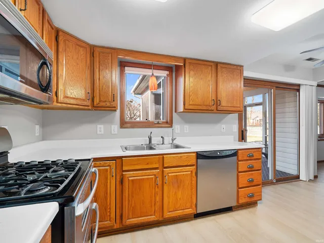 $329,900 | 2306 Bluewater Trail, Fort Wayne, IN 46804