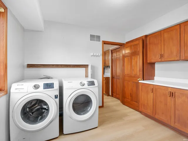 $329,900 | 2306 Bluewater Trail, Fort Wayne, IN 46804