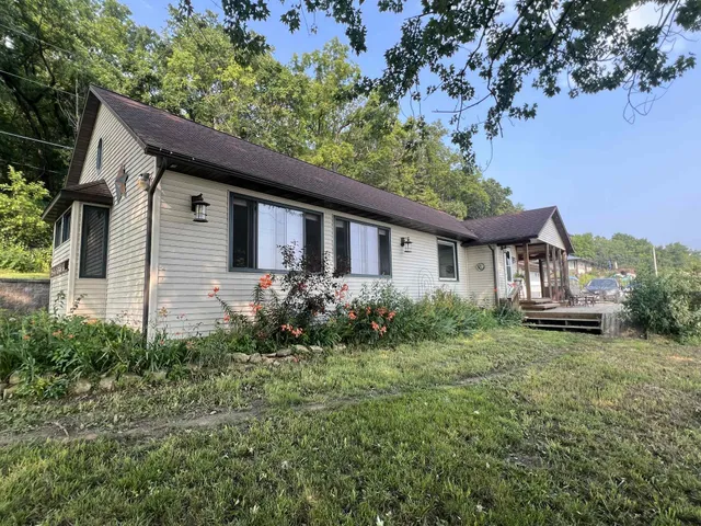$200,000 | 14734 Highway 35, Ferryville, WI 54628