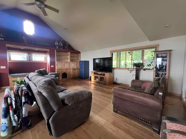 $200,000 | 14734 Highway 35, Ferryville, WI 54628