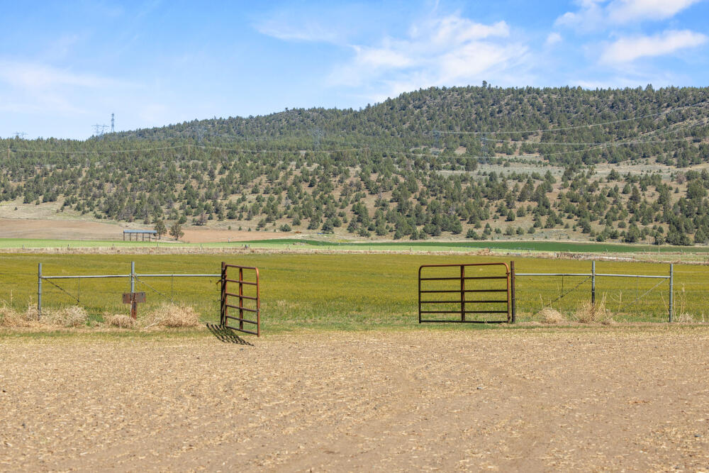 32585 Transformer Road Malin, OR 97632 - Photo 27 of 82 25