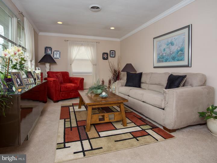 6 Cold Spring Road Trenton, NJ 08619 - Photo 3 of 23