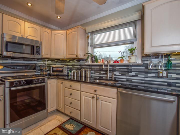 6 Cold Spring Road Trenton, NJ 08619 - Photo 7 of 23