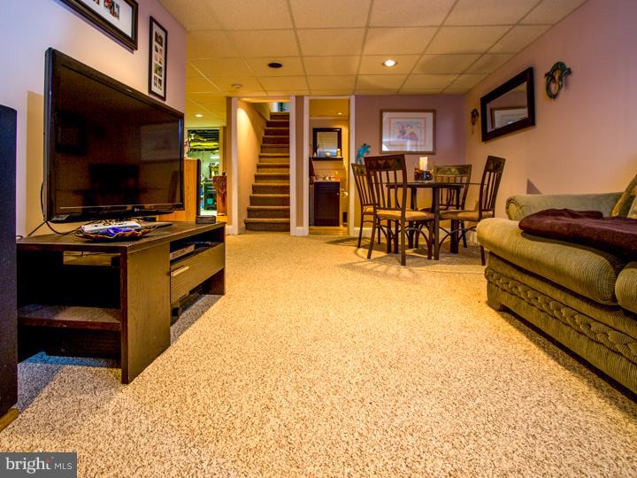 6 Cold Spring Road Trenton, NJ 08619 - Photo 9 of 23