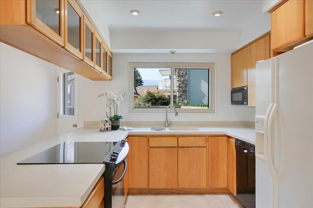 5726 Encina Road, Unit 1 Goleta, CA 93117 - Photo 5 of 36 Kitchen