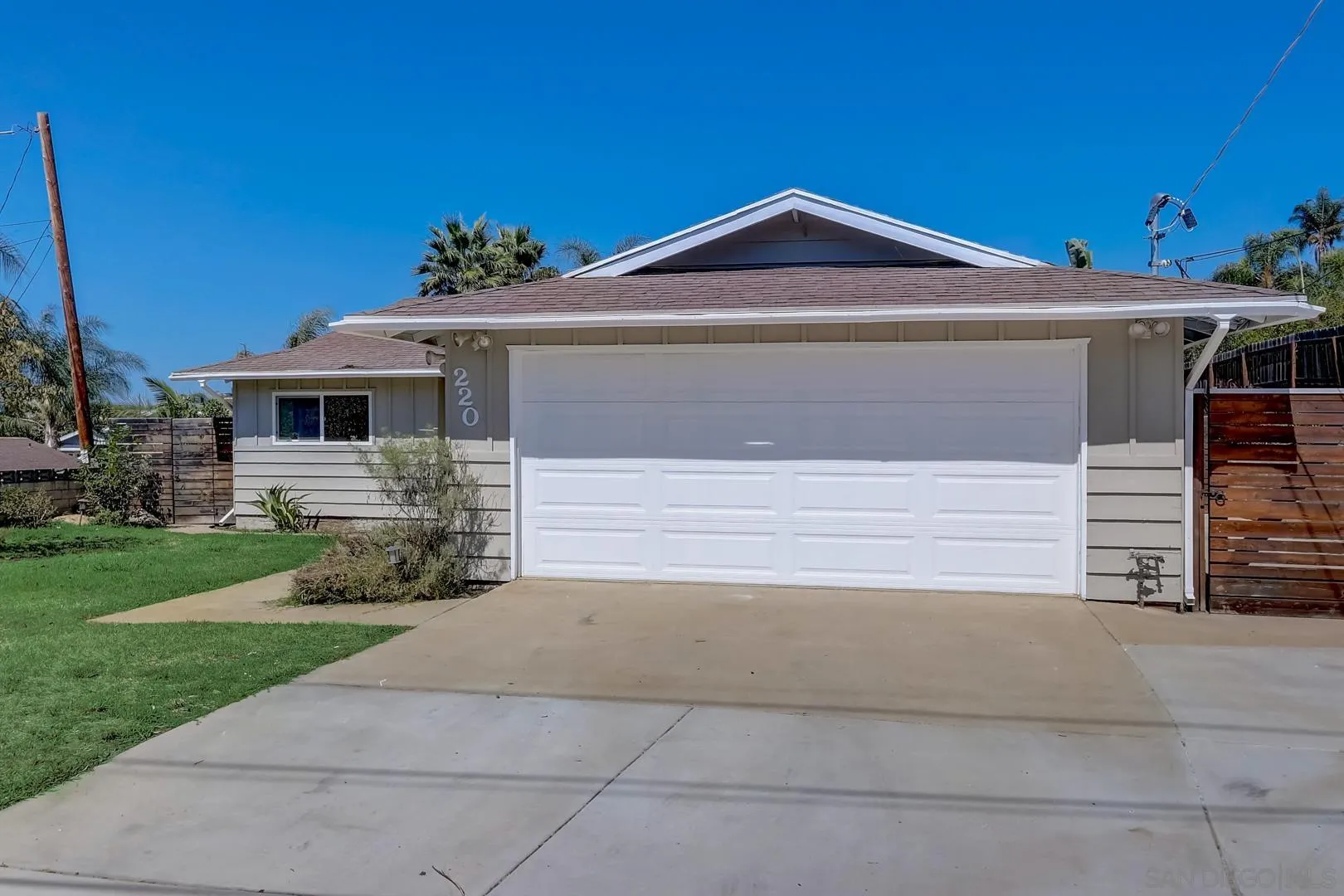 220 Shetland Way Fallbrook, CA 92028 - Photo 11 of 24 a front view of a house with a yard